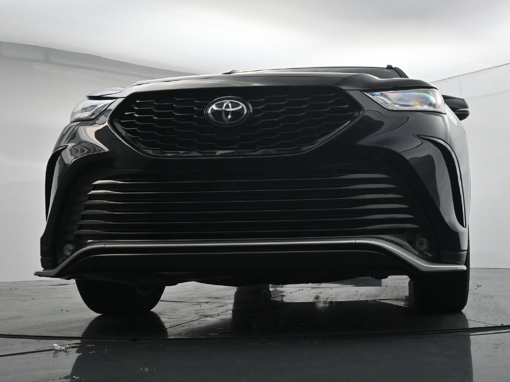 Used 2023 Toyota Highlander XSE FWD image 33