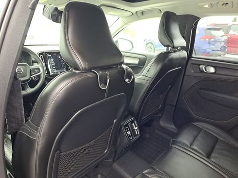 Used 2023 Volvo XC40 B5 Ultimate w/ Protection Package Premier image 21