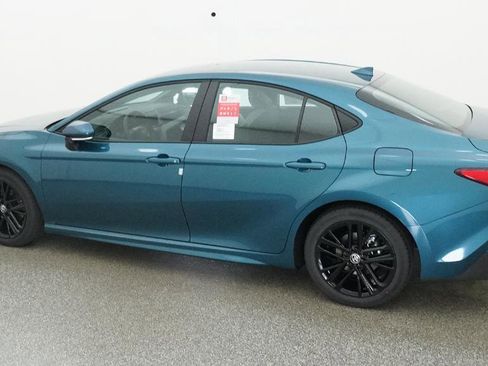 New 2026 Toyota Camry SE FWD image 7