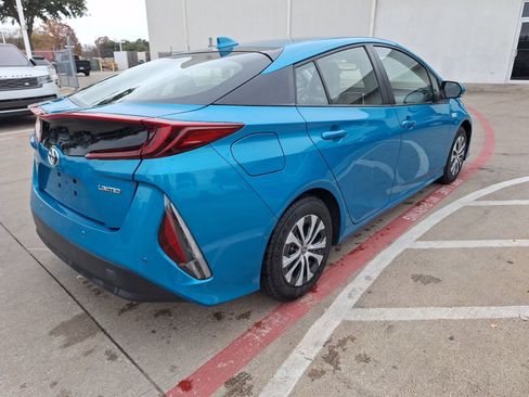 Used 2021 Toyota Prius Prime Limited image 6