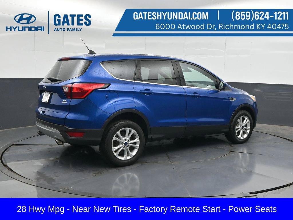 Used 2019 Ford Escape SE AWD/4WD image 2