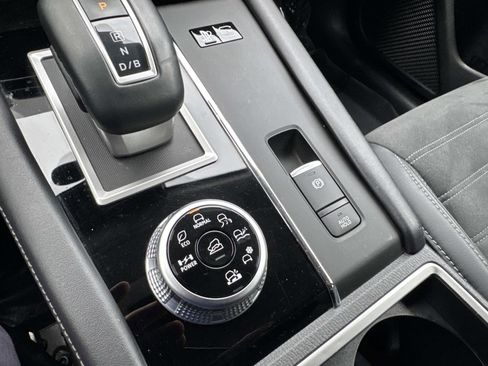 Used 2023 Mitsubishi Outlander SE image 23