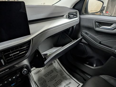 Used 2023 Ford Escape Platinum AWD/4WD image 15