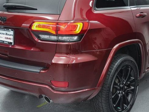 Used 2019 Jeep Grand Cherokee Altitude AWD/4WD image 10