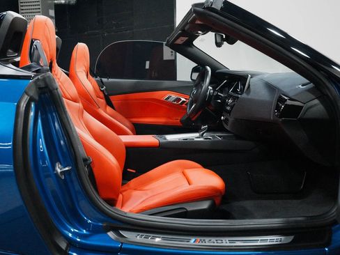 Used 2024 BMW Z4 M40i w/ Premium Package image 39