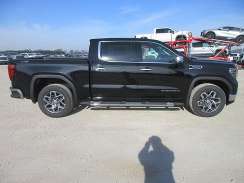 New 2026 GMC Sierra 1500 SLT w/ SLT Premium Plus Package image 3
