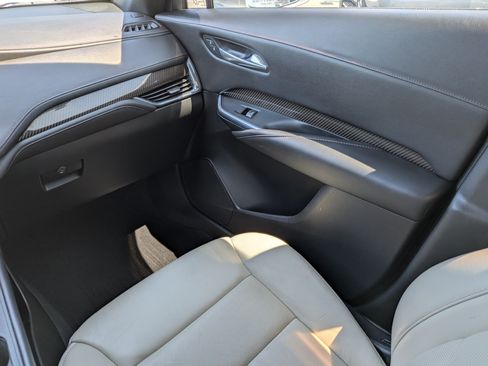 Certified 2019 Cadillac XT4 Sport FWD image 13