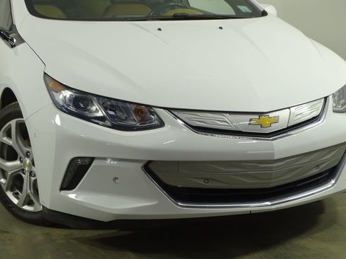 Used 2017 Chevrolet Volt Premier w/ Driver Confidence II Package image 44