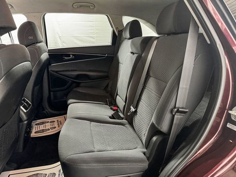 Used 2017 Kia Sorento LX image 10