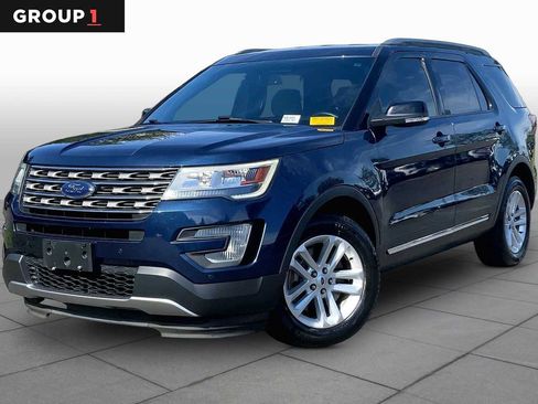 Used 2017 Ford Explorer XLT w/ Equipment Group 202A FWD image 1