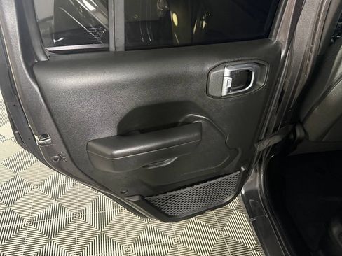 Used 2024 Jeep Wrangler Unlimited AWD/4WD image 26