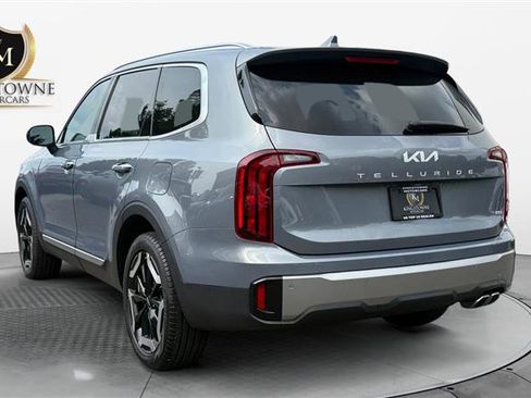 Used 2025 Kia Telluride S AWD/4WD image 3
