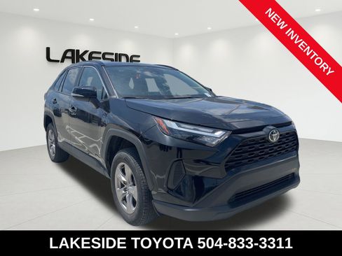 Used 2025 Toyota RAV4 XLE FWD image 5