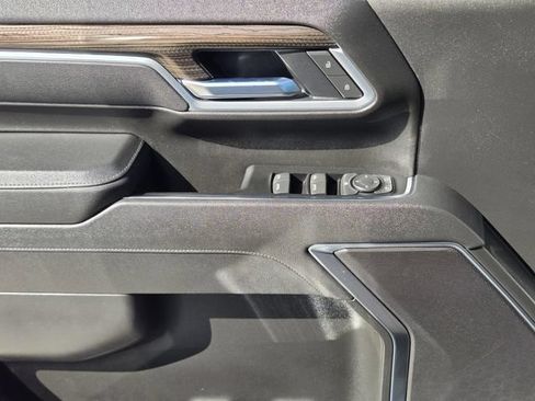 Used 2025 Chevrolet Silverado 2500 LT AWD/4WD image 23