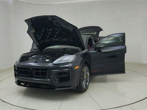 Used 2024 Porsche Cayenne Turbo GT image 75