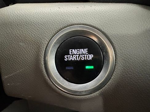 Used 2022 GMC Terrain SLE FWD image 29