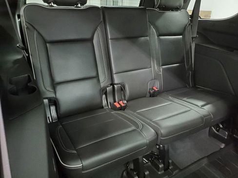 Used 2021 Chevrolet Tahoe Premier w/ Premium Package image 24