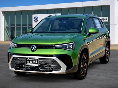 New 2025 Volkswagen Taos SE