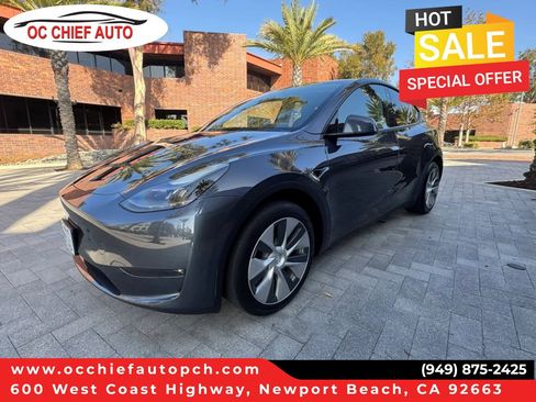 Used 2024 Tesla Model Y Long Range RWD image 1