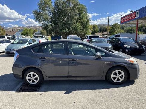 Used 2012 Toyota Prius Two image 3