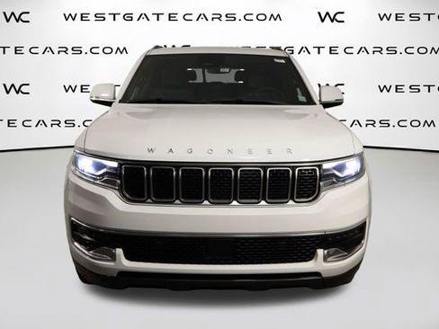 Used 2022 Jeep Wagoneer Series I image 2