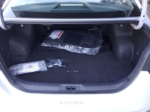 New 2025 Nissan Altima 2.5 SR image 15