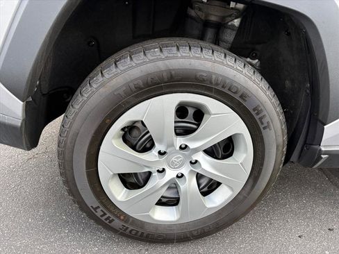 Used 2021 Toyota RAV4 LE image 24