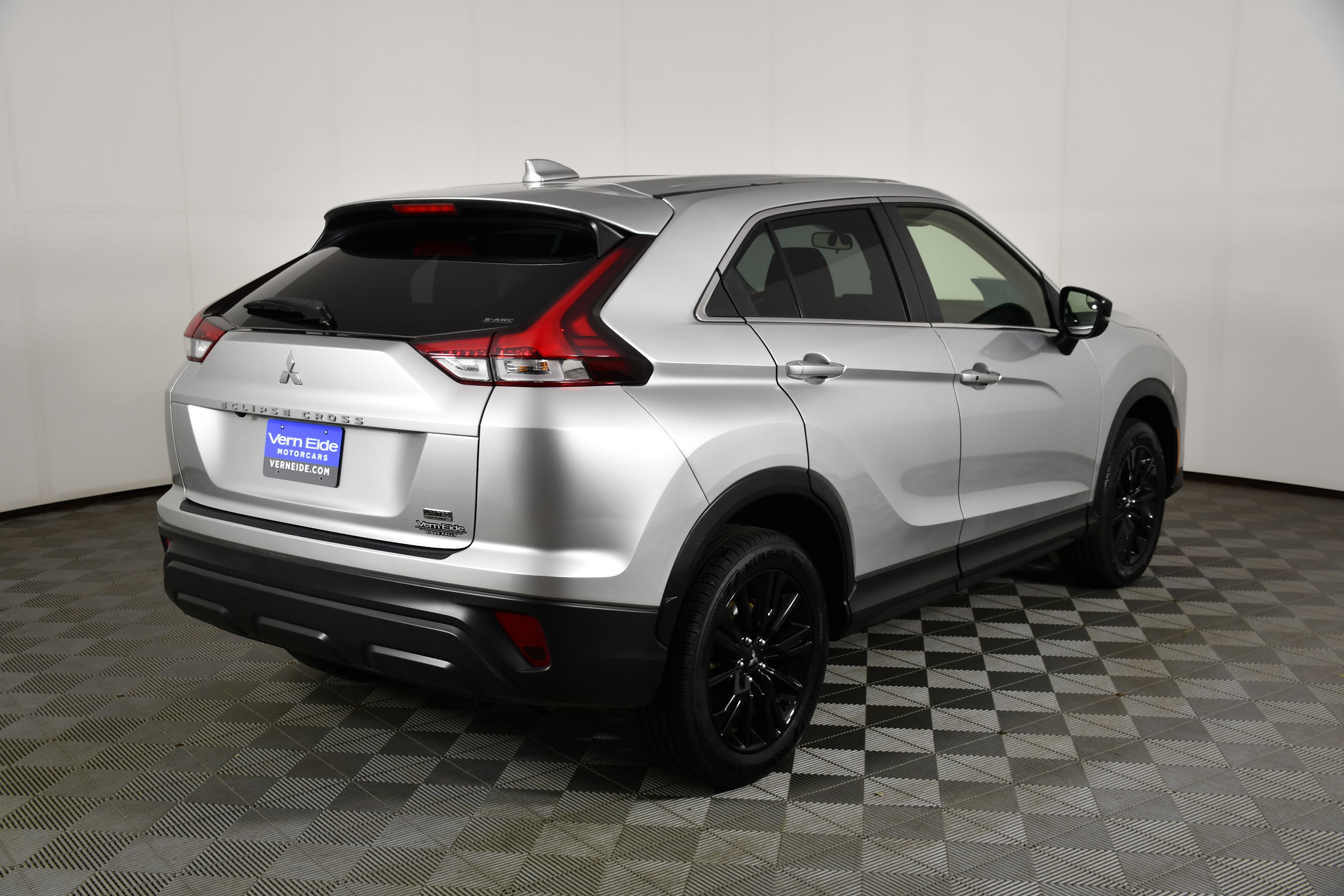 Used 2024 Mitsubishi Eclipse Cross LE AWD/4WD image 6