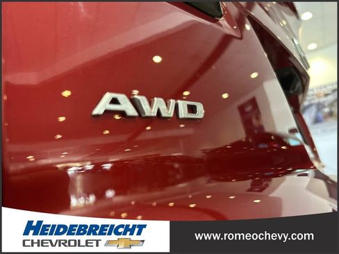 Used 2022 Cadillac XT4 Luxury w/ Cold Weather Package AWD/4WD image 38