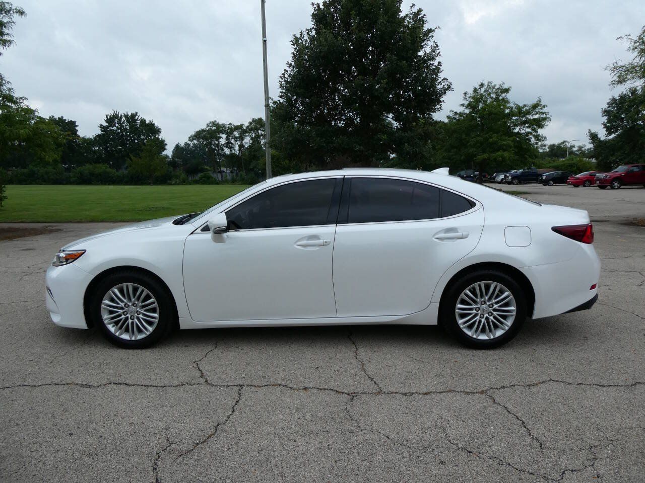 Used 2016 Lexus ES 350 w/ Premium Package w/Wood Trim FWD image 8