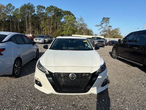Used 2022 Nissan Altima 2.5 SR w/ Midnight Edition Package image 2