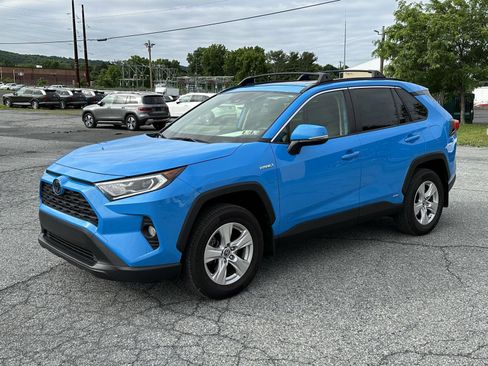 Used 2019 Toyota RAV4 XLE w/ Convenience Package AWD/4WD image 4