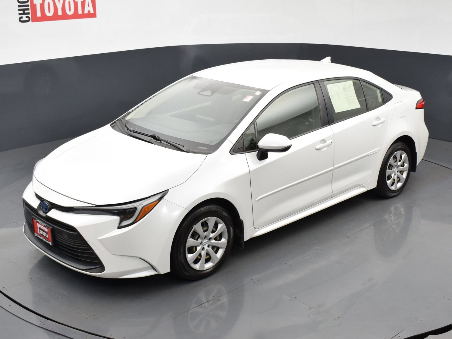 Used 2025 Toyota Corolla LE FWD image 43