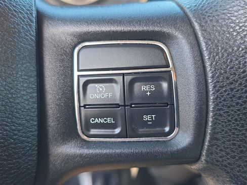 Used 2015 RAM 2500 SLT image 28