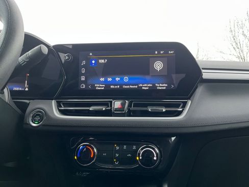 Used 2025 Chevrolet TrailBlazer LT image 21