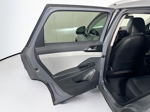 Used 2023 Volkswagen Taos SE w/ Panoramic Sunroof Package image 25