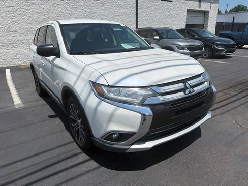 Used 2016 Mitsubishi Outlander ES FWD image 3