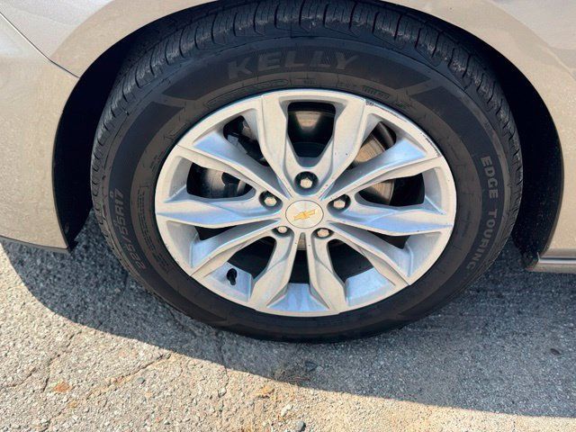 Used 2024 Chevrolet Malibu LT FWD image 7