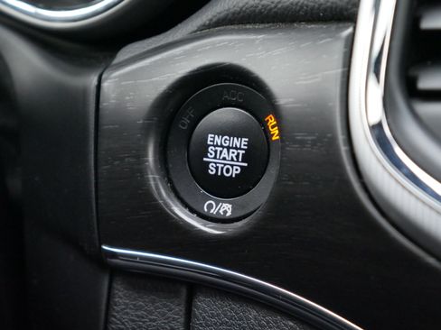 Used 2018 Jeep Grand Cherokee Limited image 9