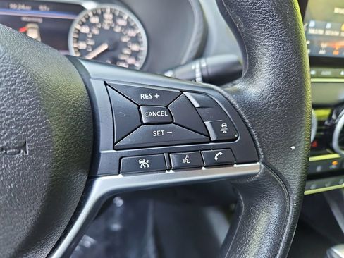Used 2024 Nissan Sentra SV FWD image 12
