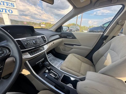 Used 2015 Honda Accord Hybrid Sedan image 20