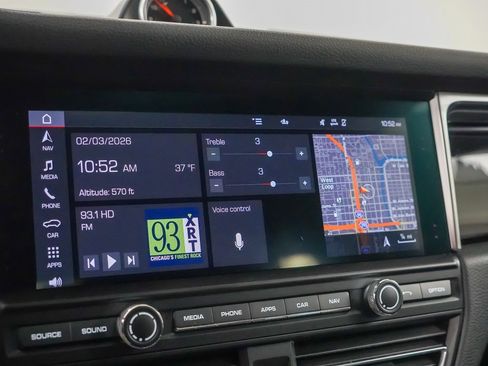 Certified 2021 Porsche Macan image 30