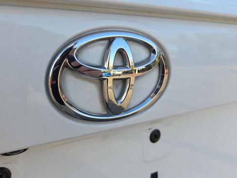 Used 2020 Toyota RAV4 LE image 16