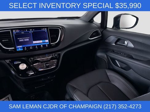 New 2026 Chrysler Voyager LX image 22