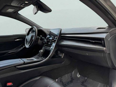 Used 2019 Toyota Avalon XSE FWD image 51