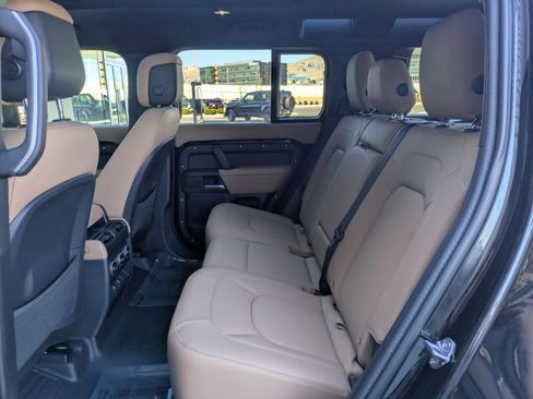 Certified 2025 Land Rover Defender 110 X-Dynamic SE image 27