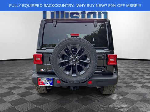 Used 2025 Jeep Wrangler Unlimited Sahara AWD/4WD image 5