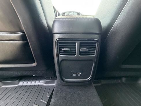 Used 2019 Chrysler 300 S AWD/4WD image 26
