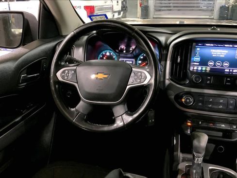 Used 2022 Chevrolet Colorado LT w/ Fleet Safety Package image 5