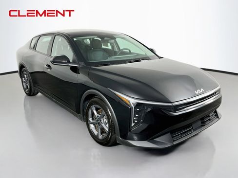 Used 2025 Kia K4 FWD image 3